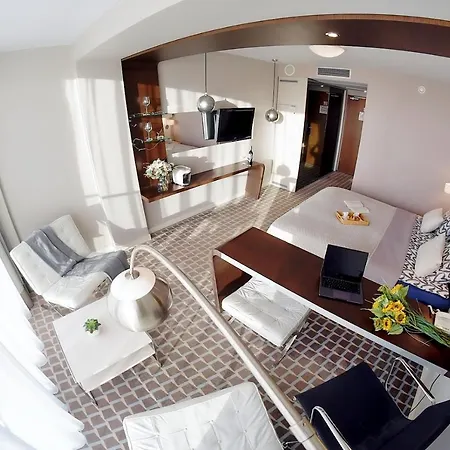 309 W Pieciogwiazdkowym Marine Plaza 20 M Rowery W Cenie Dobruk *